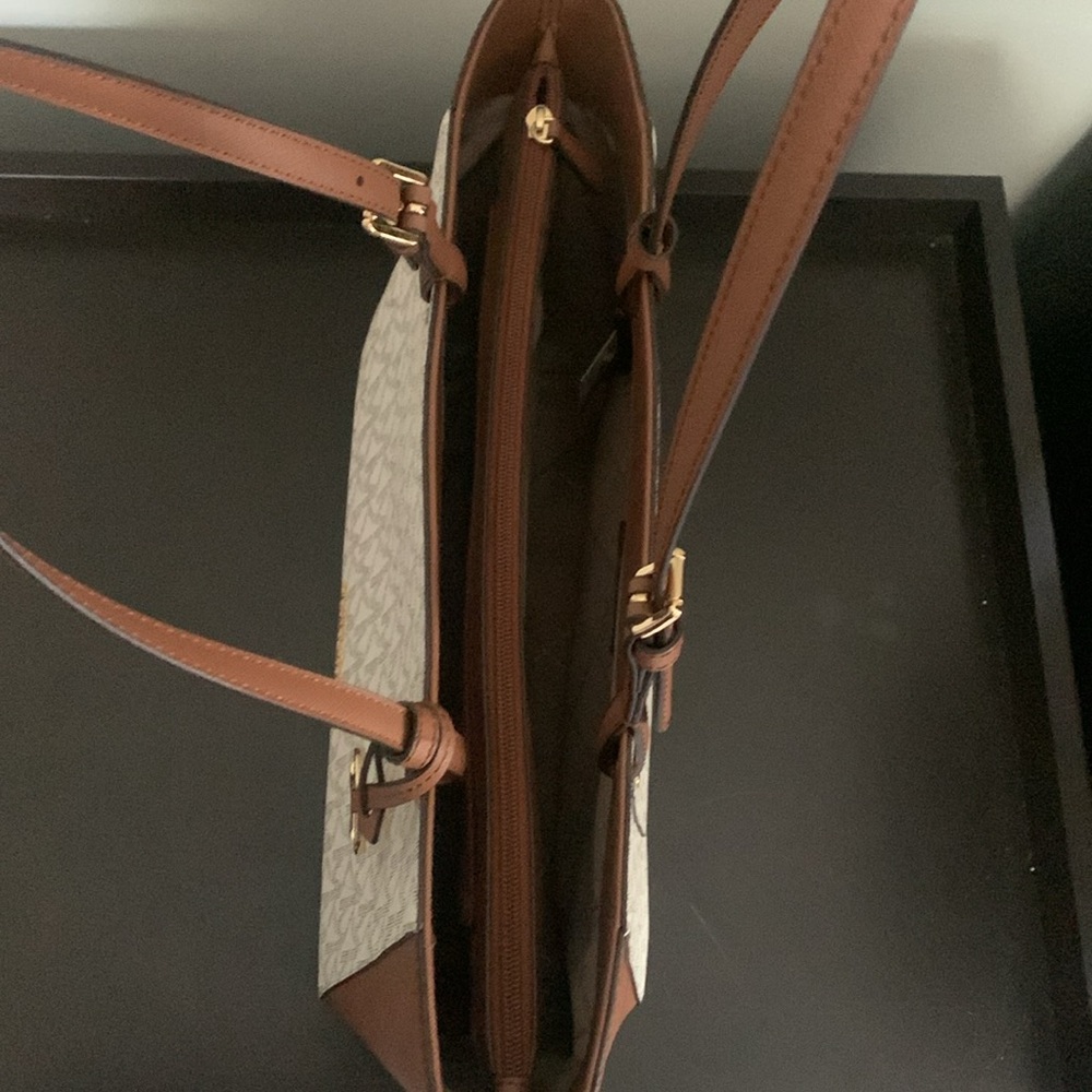 Michael Kors Purse - Picture 5 of 6